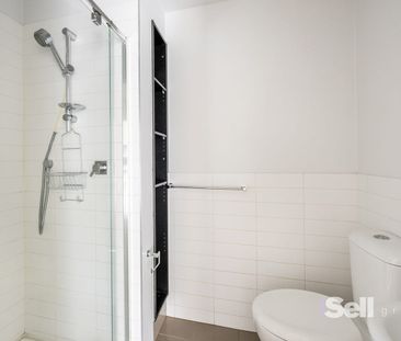 COSY ONE-BEDROOM APARTMENT WITH MODERN COMFORTS - Photo 2