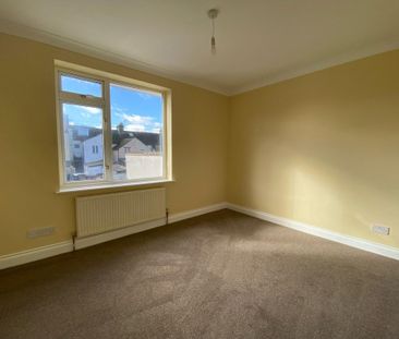 2 bedroom end of terrace house to rent - Photo 2