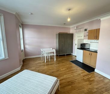 Studio to rent - Photo 6