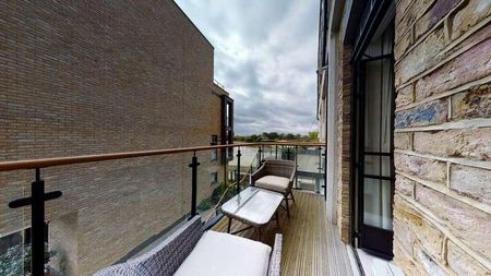 Starboard Penthouse, Fulham, London, W6 - Photo 2