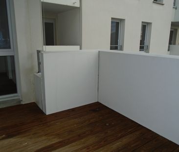 Location Appartement 2 pièces 42m² ST ANDRE DE CUBZAC 33240 - Photo 3