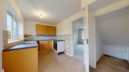 2 bedroom semi-detached house to rent - Photo 4