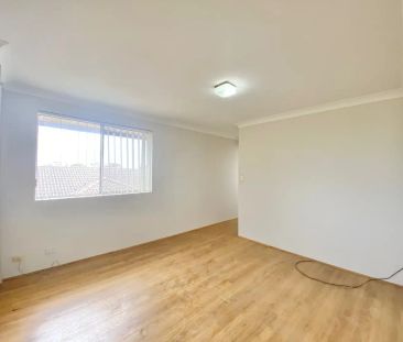 “Neat and Tidy Unit - Ready to Move In!” - Photo 6