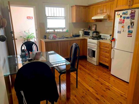 Dulwich Hill - Photo 2