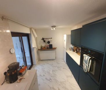 2 bedroom semi-detached house to rent - Photo 3