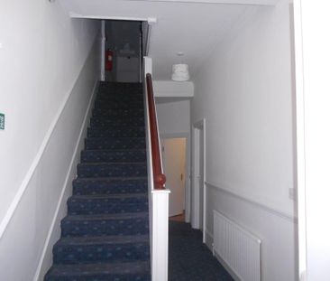 1 bedroom in a house share to rent - Photo 6