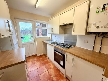 3 bedroom terraced house to rent - Photo 3