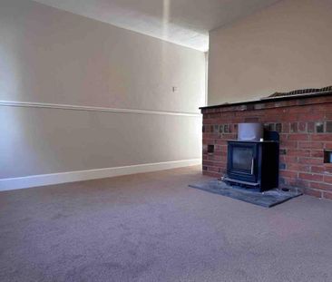 2 bedroom semi-detached house to rent - Photo 2