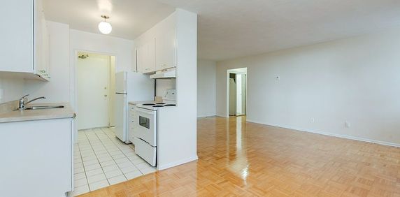 For Lease - 10 Huntley Street Unit# 1102, Toronto, Ontario - Photo 2