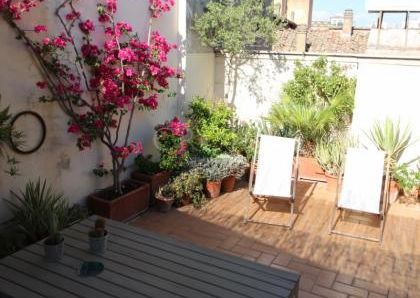 Attic-Piazza Navona: Short Stay. beautiful, fully furnished 1 Bedroom + Guest bed, 1 bath in period building with 2 large private terraces. Parquet floors, air conditioning, chef's kitchen, views, silent and bright. #2064