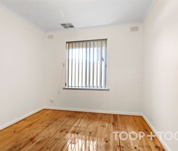 Low maintenance home - Photo 2