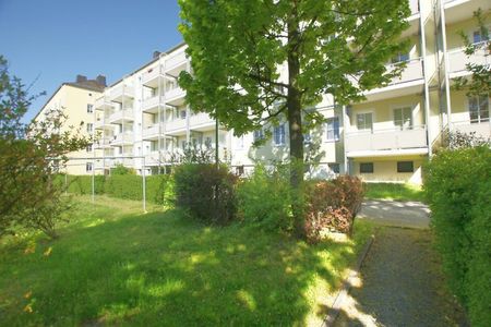 Tolle 3-Raum-Wohnung, 2 Bäder, zentrumsnah, zum baldigen Einzug - Photo 3