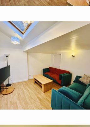 6 Bed Detached House, Devonshire Promenade, NG7 - Photo 1