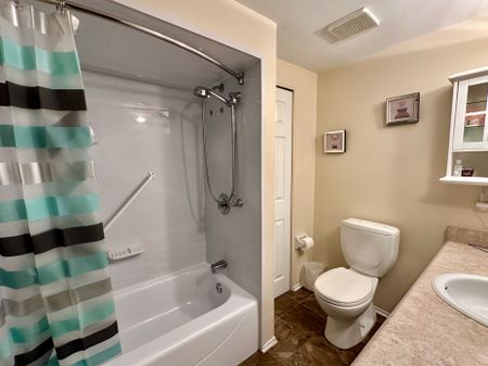 For Lease - 260 Brittany Drive Unit# 200, Manor Park - Cardinal Glen and Area, Ontario - Photo 5