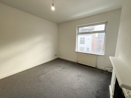 2 Bed Terraced House, Cecilia Road, LE2 - Photo 3