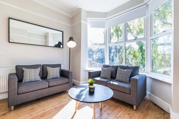 Room in a Shared House, Burley Road, LS4 - Photo 1