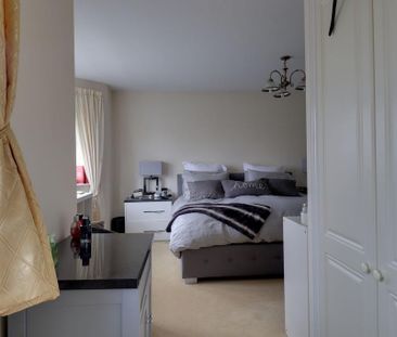 4 bedroom detached house to rent - Photo 4