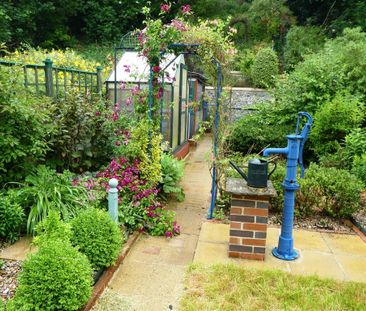 6 bedroom terraced house to rent - Photo 2