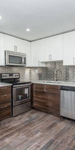Renovated 2 Bedroom with private backyard: Bloor and Spadina - Photo 3