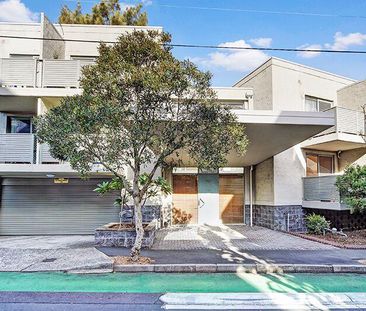 9/15a Wilson Street, Newtown, NSW 2042 - Photo 2