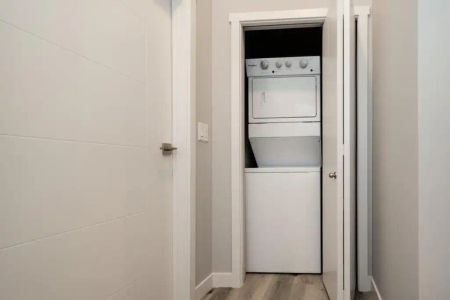 Crossings at the Refinery District Apartments — 0 Bedroom 1 Bathroom - Photo 2