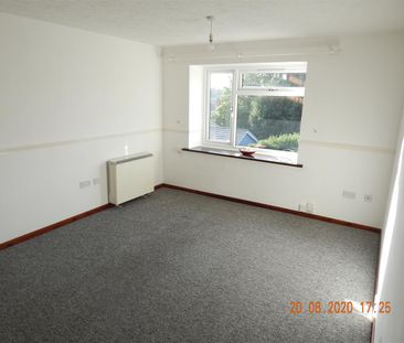 Mason Road, Redditch - Photo 1