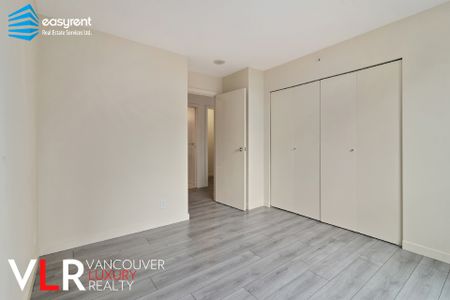Condo in Downtown Vancouver, BC - Photo 3