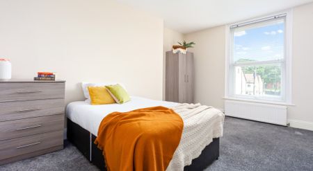 10 Buckingham Mount, Hyde Park, Leeds, LS6 1DN - Photo 4