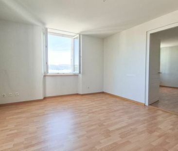 Luminous 3.5 room apartment in Ponts-de-Martel - Photo 3