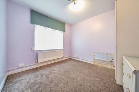 Kerry Court, Stanmore, HA7 - Photo 3