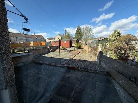 3 bedroom terraced house to rent - Photo 4