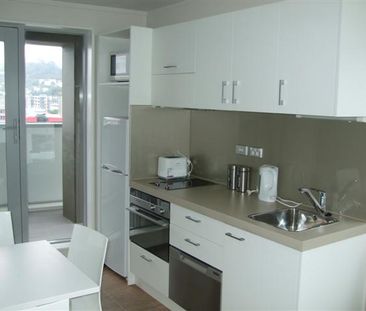 Bright apartment with wrap around balcony - Photo 6