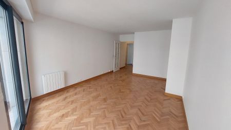 location Appartement T3 DE 65.9m² À PARIS - Photo 3