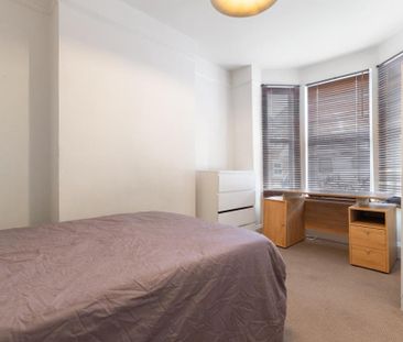 5 bedroom semi-detached house to rent - Photo 1