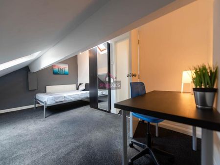 3 bedroom flat to rent - Photo 4