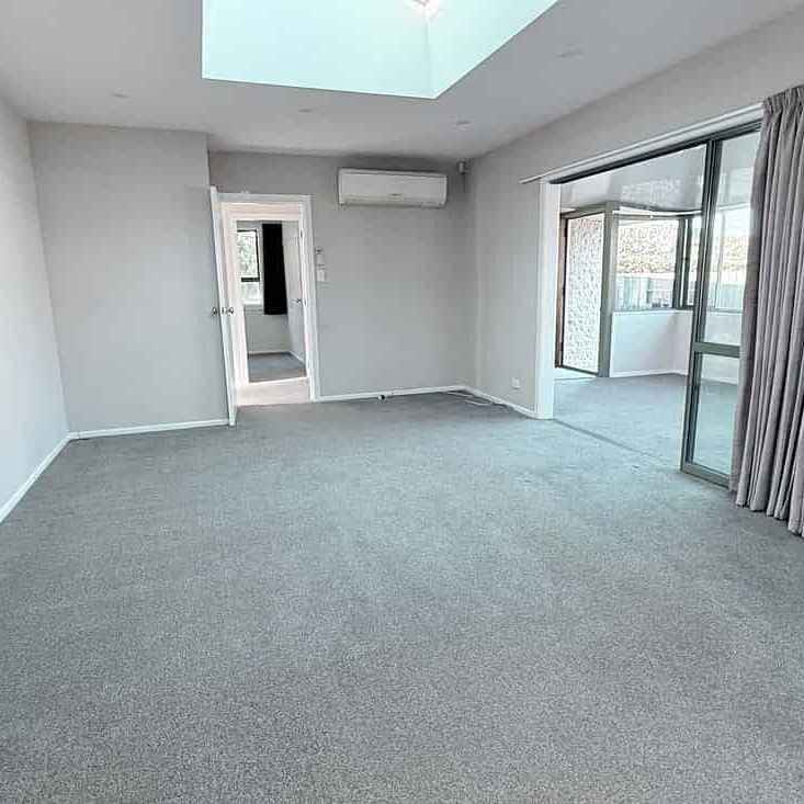 Sunny Spacious Living - Photo 1