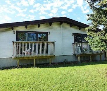 Renovated Duplex in Canyon Meadows - 715 Canfield Way SW Calgary — ... - Photo 1