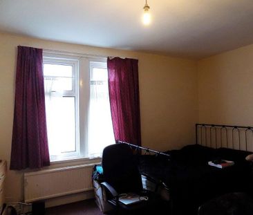 4 bedroom terraced house to rent - Photo 4