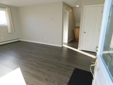 FOR RENT – 25.5 Woodcrest Avenue, Halifax, Nova Scotia - Photo 3