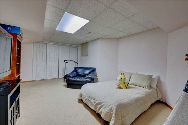 For Lease - 5223 Tagish Court Unit# Basement, Mississauga, Ontario - Photo 1