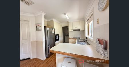 Immaculate 2-Bedroom Villa - Photo 5