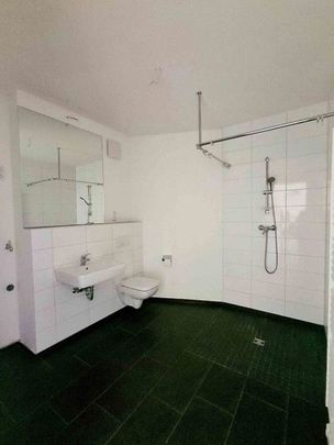 Schöne 3-Raum-Wohnung mit offener Wohnküche, Bad mit bodengleicher Dusche, Terrasse! - Photo 1