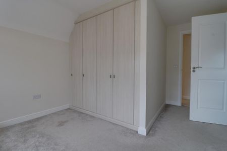 4 bedroom detached house to rent - Photo 4