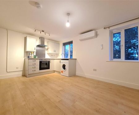 Flat 11, Whitehall, Coppingford Road, Sawtry, Huntingdon - Photo 2