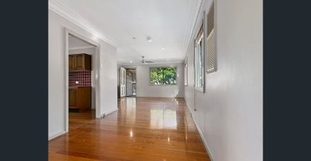 GREAT LOCATION… NEAT & TIDY HOMEWITH EXTRA ROOM FOR GAMES OR OFFICE ROOM - Photo 4