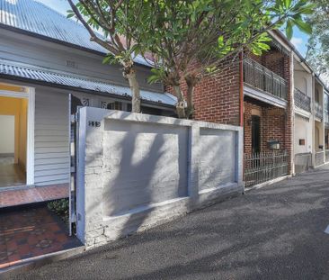 Perfect location 3 bedroom house in Darlington - Photo 4