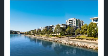 Absolute Waterfront Luxurious Two Bedroom Apartment - Photo 4