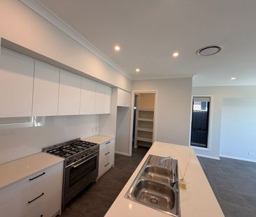 Modern Family Living in Convenient Location - Photo 6