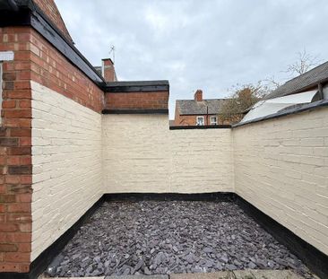 2 bedroom terraced house to rent - Photo 3