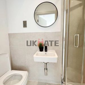 Yoho Battersea Park 3b3b Room 1 Room 2 Room 3 - Photo 3